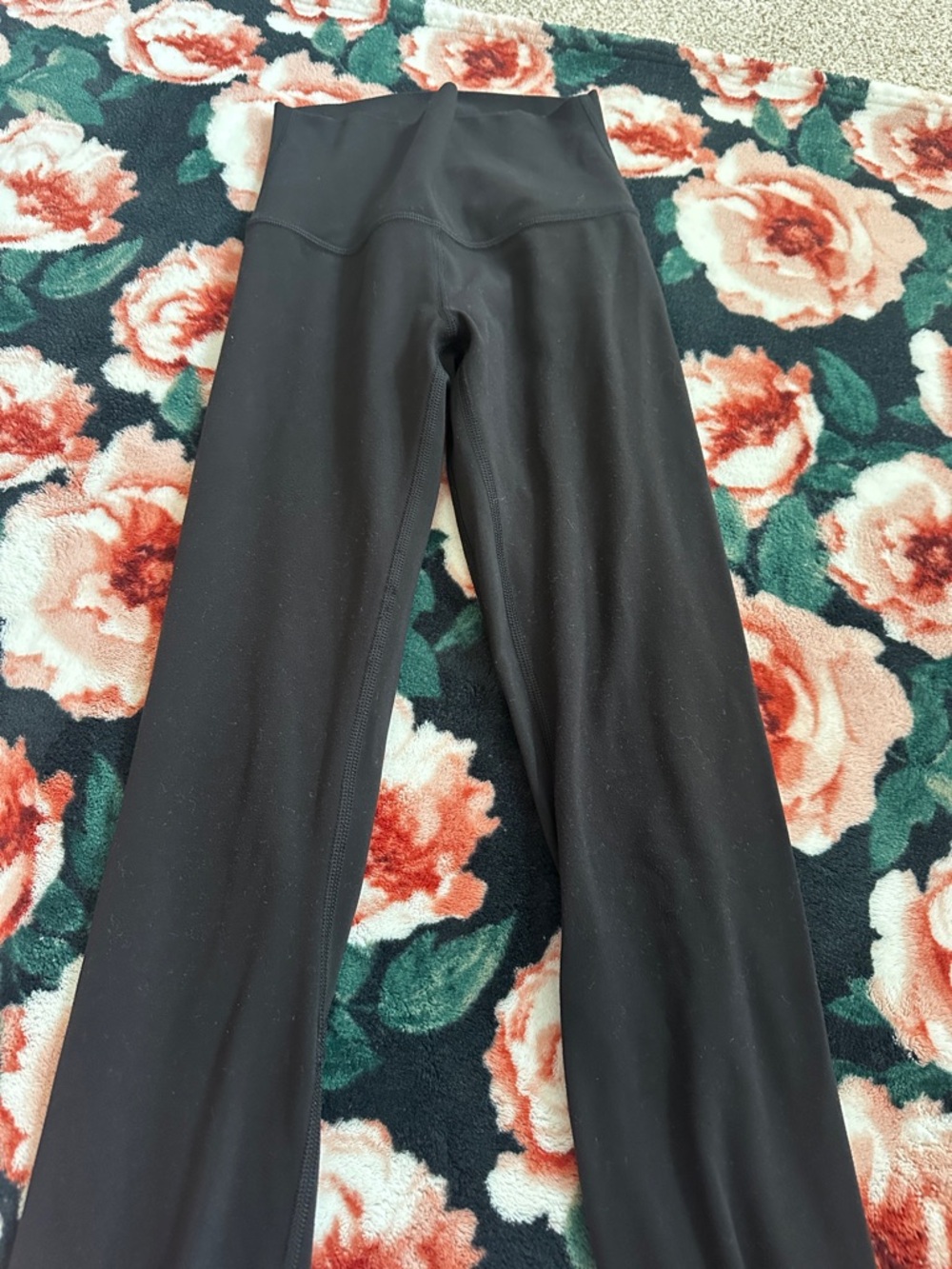High-Waist Black Leggings - lululemon - GUC - tag missing inside - size 0